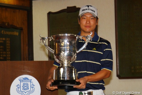 2011年 関西オープンゴルフ選手権競技 最終日 チョ・ミンギュ 2位に4打差をつけてツアー初優勝を果たしたチョ・ミンギュ