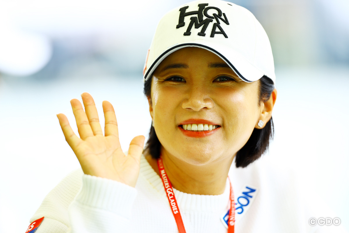 大会アドバイザーとしてスタートを見送るイ・ボミ 2026年 NOBUTAGROUPマスターズGCレディース 2日目 イボミ