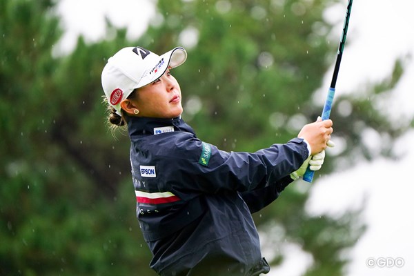 吉田優利は4打差を追って最終日へ