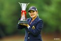 国内ツアー自己最多のシーズン4勝目を遂げた桑木志帆