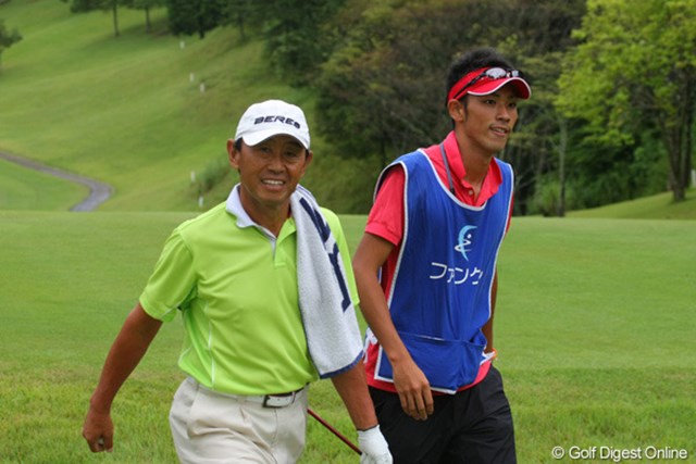 画像詳細 11年 ファンケルクラシック 最終日 高橋勝成 キム ジョンドクが完全優勝 ツアー2戦目の初勝利 11年 ファンケルクラシック Gdo ゴルフダイジェスト オンライン
