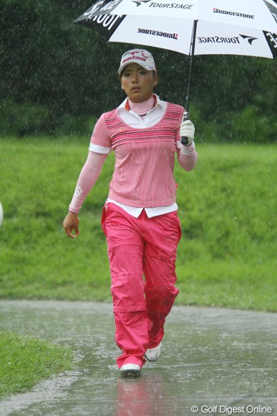 2011年 CAT Ladies 最終日 有村智恵 「雨でも集中集中！」
