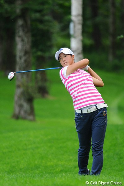 2011年 ニトリレディスゴルフトーナメント 初日 石川葉子 この日26日（金）に15歳の誕生日を迎えた石川葉子