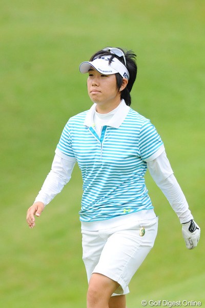 2011年 ゴルフ5レディス 初日 森桜子  ひっさしぶりに見たなァ。鳴り物入りでデビューしてはや3年。ちょっと雰囲気も変わったような気が・・・。9位T