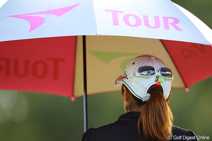 なんか後ろにも顔があるみたい。 2011年 日本女子プロゴルフ選手権大会コニカミノルタ杯 2日目 宅島美香