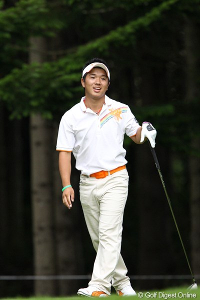 2011年 ANAオープンゴルフトーナメント 2日目 伊藤誠道 ショットも良く笑顔もこぼれる高校1年生