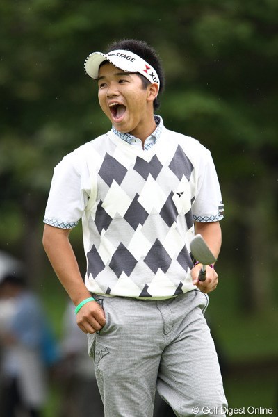 2011年 ANAオープンゴルフトーナメント 3日目 伊藤誠道 大口をあけて大笑い！