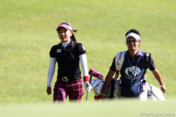 2011年 ミヤギテレビ杯ダンロップ女子オープンゴルフトーナメント 2日目 有村智恵 最低限の予選通過は果たした有村智恵。次週に向けても大事な3日目となるはずだ