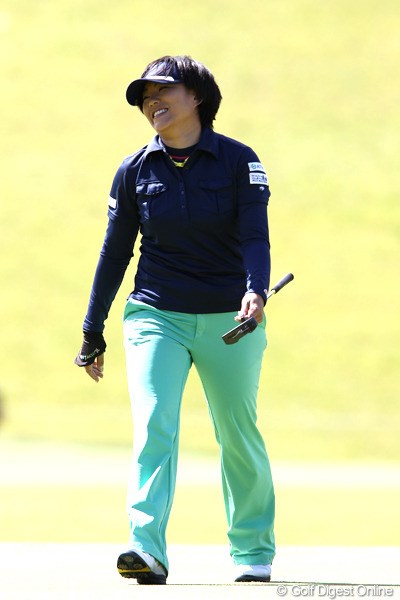 2011年 ミヤギテレビ杯ダンロップ女子オープンゴルフトーナメント 2日目 恒川智会 初優勝を目指しているとは思えない粘り強いプレー。最終日最終組に入った恒川智会