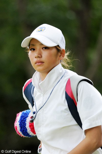 2011年 アジアパシフィックオープンゴルフチャンピオンシップパナソニックオープン 最終日 T.ウィラチャンのキャディ この娘も初日から「ウィラチャンのキャディがかわいい」と、マニアックな噂が立ってましたんでUP。実際は画像よりスリムですワ。そやけど、ウィラチャンっていったい誰やね～ん！