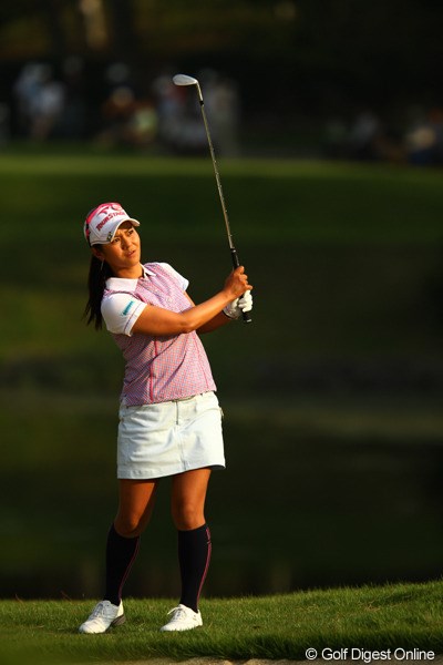 2011年 日本女子オープンゴルフ選手権競技 初日 宮里藍 右足股関節痛で昨日の練習ラウンドも途中で止めるなど、体調は万全ではないようですが、まずまずのスタートでした。出入りの激しいゴルフながらも2オーバー10位タイです。