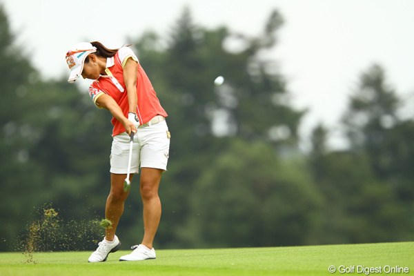 2011年 日本女子オープンゴルフ選手権競技 2日目 宮里藍 序盤はショットのバラつきが目立った宮里藍だったが、ホールを重ねるごとに精度を増していった