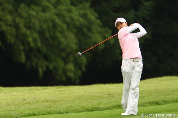 2011年 日本女子オープンゴルフ選手権競技 2日目 イ・ジウ 本日ベストスコアの68でラウンド。4位タイに急上昇です。