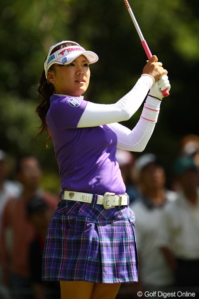 2011年 日本女子オープンゴルフ選手権競技 3日目 有村智恵 有村智恵は17位タイに浮上。この日も疲労が色濃く、昨日に続き足早にコースを後にした