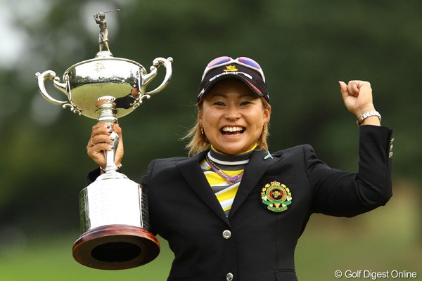2011年 日本女子オープンゴルフ選手権競技 最終日 馬場ゆかり 3年ぶりの優勝をメジャー初制覇で飾った馬場ゆかり