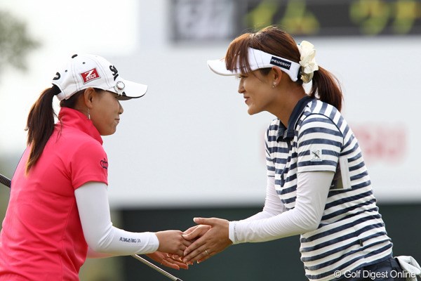 2011年 富士通レディース 初日 横峯さくら＆北田瑠衣