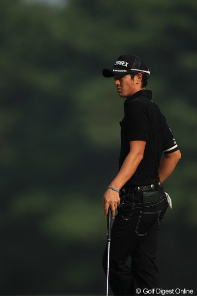 2011年 日本オープンゴルフ選手権競技 2日目 石川遼 今日は全身、黒のコーディネート。今日も自分のプレーに怒っていた場面もあったが後半少しスコアを上げ20Tで決勝ラウンドへ