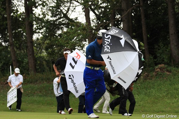 2011年 日本オープンゴルフ選手権競技 3日目 池田勇太 風が強くて前にすすめませ～ん！