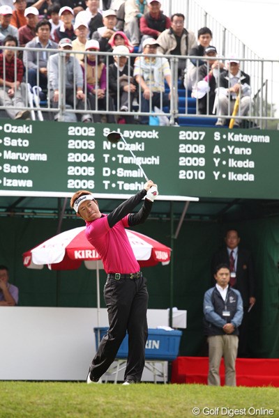 2011年 ブリヂストンオープンゴルフトーナメント  3日目 松村道央 昨季2勝でブレークした松村道央。今季初勝利で大会の歴代優勝者に名を連ねたい