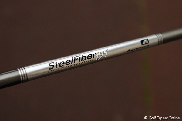 2011年 ブリヂストンオープンゴルフトーナメント 3日目 シャフト スネデカーが使うのはエアロテック社製のスチールファイバーというシャフト。「球が集まって（ばらつかず）、より高い球が打てる」と高評価