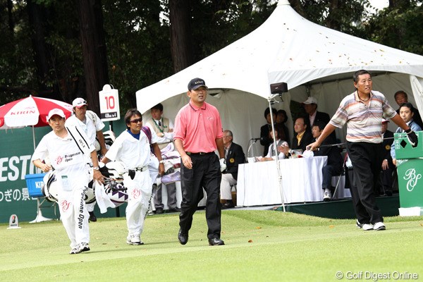 2011年 ブリヂストンオープンゴルフトーナメント  3日目  尾崎将司、中嶋常幸 同組でプレーをともにした尾崎将司、中嶋常幸の2人