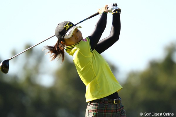 2011年 樋口久子 森永製菓ウィダーレディス 初日 服部真夕