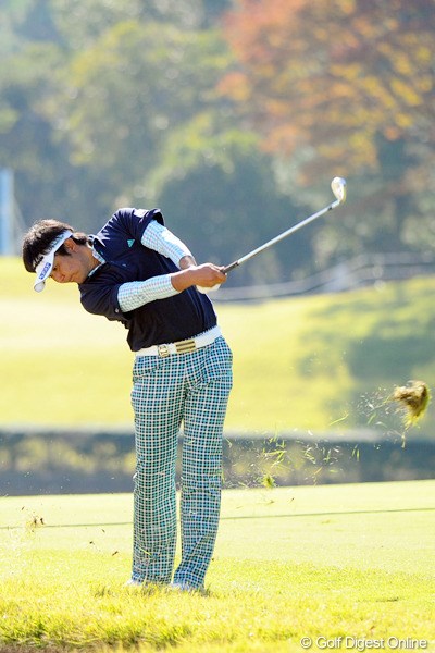 2011年 2011年 マイナビABCチャンピオンシップゴルフトーナメント 2日目 富田雅哉 師匠・田中秀道が見守る中、単独首位に浮上した富田雅哉
