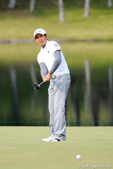 最終18番、2オンに成功した河野晃一郎はバーディを奪った 2011年 マイナビABCチャンピオンシップゴルフトーナメント 3日目 河野晃一郎