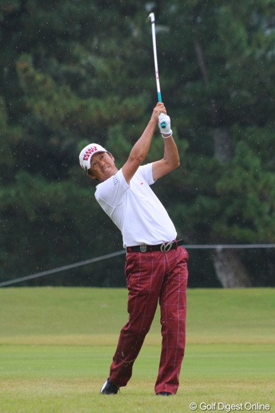 2011年 日本シニアオープンゴルフ選手権競技 3日目 芹澤信雄 明日の最終日、1打差を追いかける芹澤信雄がツアー2勝目に挑む