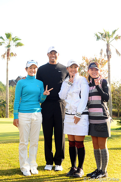 古閑、北田、諸見里がタイガーとラウンド！