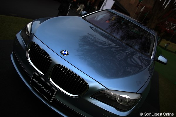 2011年 三井住友VISA太平洋マスターズ 初日 BMW あちらこちらにBMWがありやした。