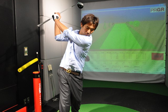 テークバックで脱線してはビジネスゾーンは安定しませんよ ビジネスゾーン を安定させよ サイエンスフィット Gdo ゴルフレッスン 練習