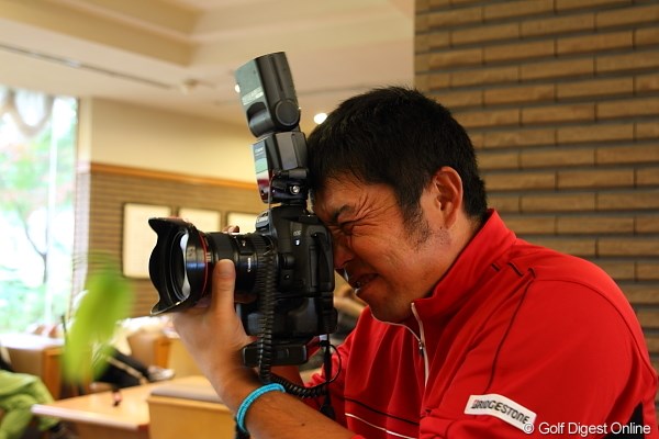 2011年  三井住友VISA太平洋マスターズ  2日目  小田龍一  僕のカメラにもて遊ばれる小田龍一プロ。