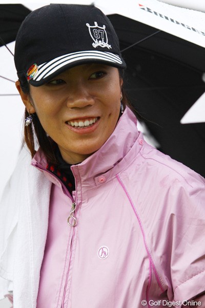 2011年 大王製紙エリエールレディスオープン 初日 李知姫 今週優勝すれば、まだ賞金女王の可能性があるのですが・・・。30位タイ発進とやや出遅れました。