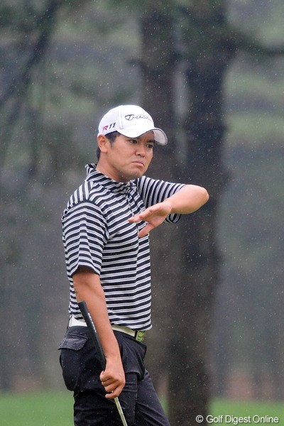 2011年 ダンロップフェニックストーナメント 2日目 武藤俊憲 ムトチャン、アイ～ン！？あ、あれはカトチャン、ペッ か・・・。グッと我慢のゴルフでしっかり10位以内をキープしております。6位T