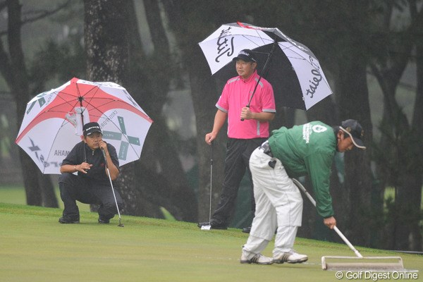 2011年 ダンロップフェニックストーナメント 2日目 雨天中断