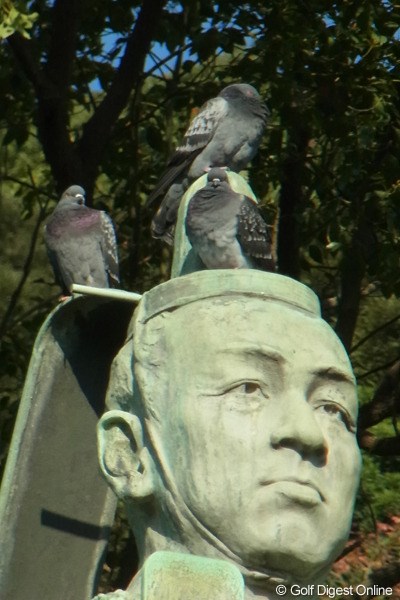 照国神社、島津斉彬公の頭でひと休み（撮影：リコー CX5）