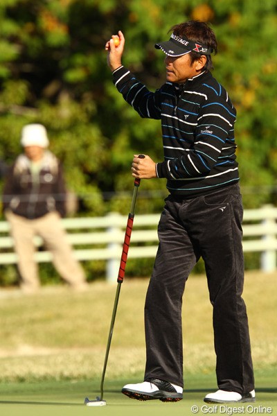 2011年 カシオワールドオープンゴルフトーナメント 初日 尾崎直道 いつみてもカッコイイよなぁ。こんな55歳になりたいものです。