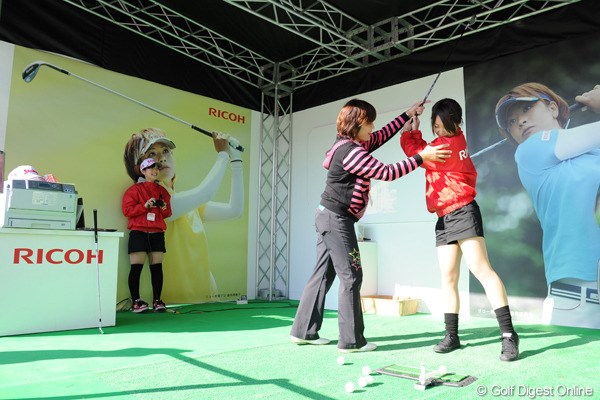 2011年  LPGAツアーチャンピオンシップリコーカップ 2日目 RICOHのブース 
