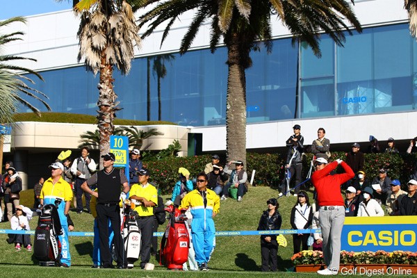 2011年 カシオワールドオープンゴルフトーナメント2日目 宮里優作 出入りの激しいゴルフで、今日はスコアを伸ばせず、首位を明け渡してしまいましたが、まだまだ初優勝のチャンスありです。