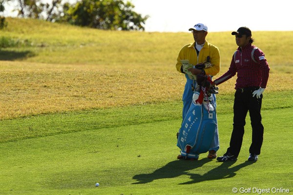 2011年 カシオワールドオープンゴルフトーナメント 2日目 片山晋呉 昨日のゴルフと一転。今日は69でラウンドし予選通過です。