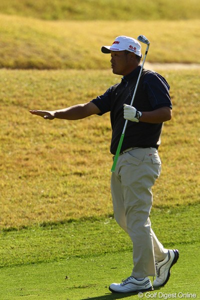 2011年 カシオワールドオープンゴルフトーナメント 2日目 小田孔明 「カシオ男」はスコアを伸ばせず。何とか踏み止まって、セーフ！しかし、連続アンダーパー記録は16ラウンドでストップしてしまいました。