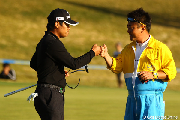 泰然自若の宮里優作 1打差逆転なるか