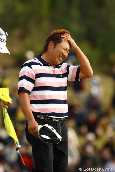 2011年 カシオワールドオープンゴルフトーナメント 最終日 高山忠洋 「呪縛から開放された気分です」と第一声のコメントでしたが、この表情に表れてますね。優勝おめでとう！1億円越え目指して来週もがんばって！