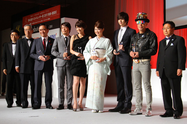 古閑美保がベストドレッサー賞を受賞