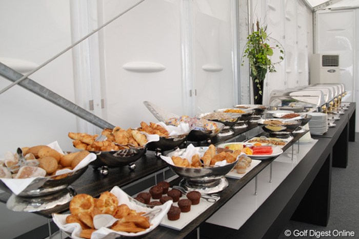 メディアセンター内の食事も充実 2011年 ドバイ・ワールドチャンピオンシップ 2日目 メディアセンター