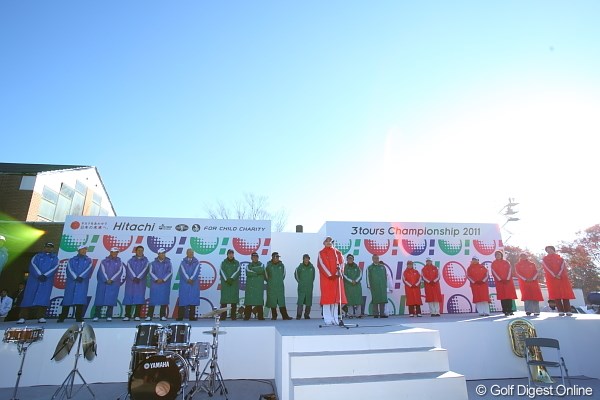 2011年 Hitachi 3Tours Championship 開会式 朝のさくらの挨拶。逆光が眩しかった。