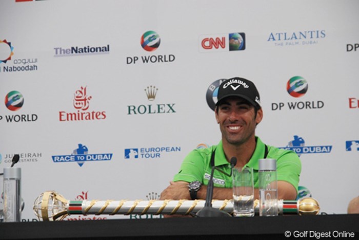 優勝インタビューでも、もちろん笑顔！ 2011年 ドバイ・ワールドチャンピオンシップ 最終日 アルバロ・キロス
