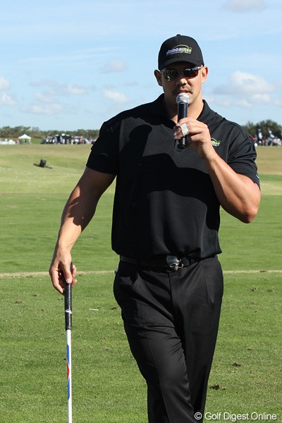 2012年 PGAショー デモDay マイク・ドビン ドラコンチャンピオンのマイク・ドビン。その体格では日本人は叶わないでしょう…