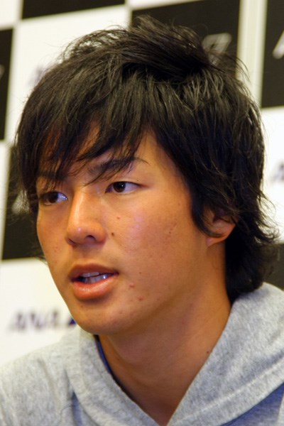 2012年 石川遼 4年連続マスターズ出場を目指し渡米 石川遼 羽田空港内で会見に臨んだ石川遼。マスターズ出場をかけたサバイバルに、挑む。